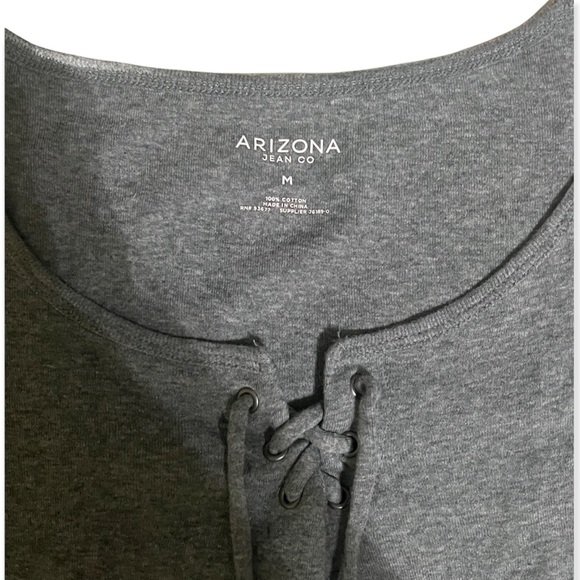 Crop top - Picture 2 of 3